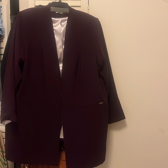 Calvin Klein - Picture 5 of 6